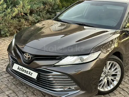 Toyota Camry 2019 года за 14 333 333 тг. в Алматы – фото 2