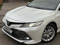 Toyota Camry 2019 года за 14 600 000 тг. в Алматы – фото 13