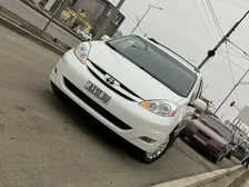 Toyota Sienna, 2009
