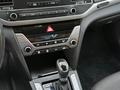 Hyundai Elantra 2018 года за 7 400 000 тг. в Актобе – фото 11