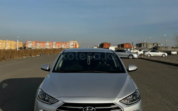 Hyundai Elantra 2018 года за 7 400 000 тг. в Актобе
