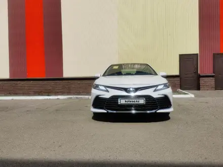 Toyota Camry 2023 года за 15 500 000 тг. в Алматы