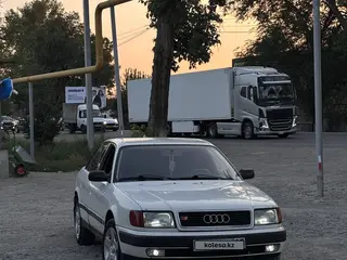 Audi 100