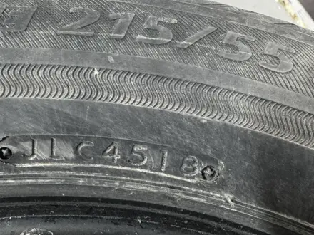 ШИНЫ Б/У 215/55/17 ОРИГИНАЛ Bridgestone за 90 000 тг. в Астана – фото 4
