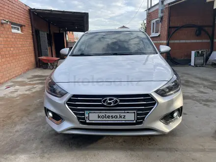 Hyundai Accent 2019 года за 7 600 000 тг. в Актобе