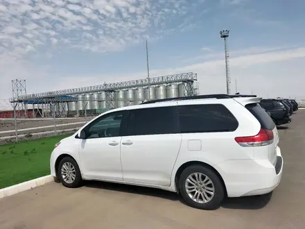 Toyota Sienna 2014 года за 9 200 000 тг. в Актау – фото 4