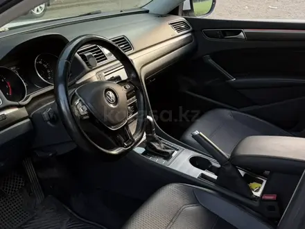 Volkswagen Passat 2016 года за 4 500 000 тг. в Атырау – фото 3