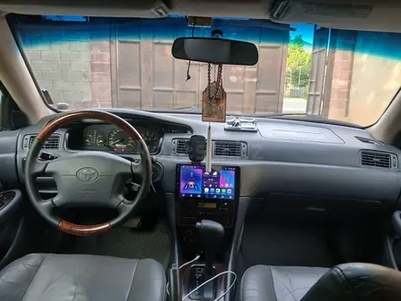 Toyota Camry 2000 года за 4 800 000 тг. в Шымкент – фото 2