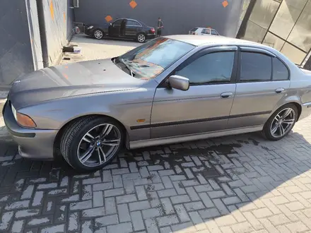 BMW 520 1996 года за 2 500 000 тг. в Алматы – фото 2