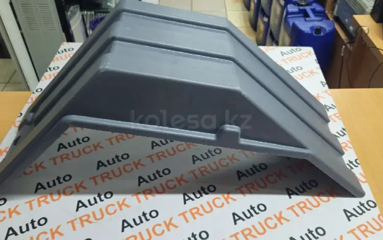 Крышка АКБ аккумулятора на Актросы за 18 000 тг. в Алматы