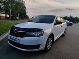 Skoda Rapid 2015 года за 4 900 000 тг. в Петропавловск – фото 2