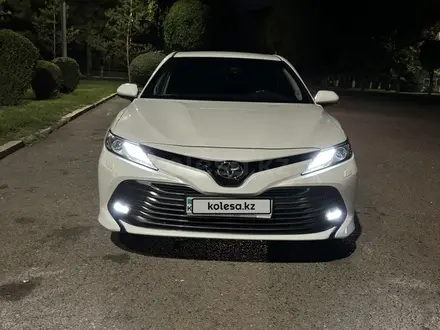 Toyota Camry 2018 года за 14 000 000 тг. в Тараз – фото 4