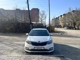 Kia Rio 2015 года за 6 100 000 тг. в Семей