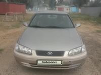 Toyota Camry 2000 года за 3 250 000 тг. в Семей