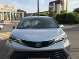 Toyota Sienna 2023 года за 27 500 000 тг. в Караганда