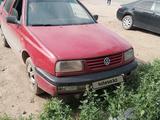 Volkswagen Vento 1992 годаfor680 000 тг. в Семей