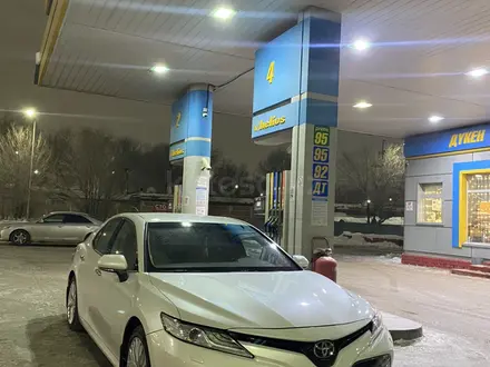 Toyota Camry 2019 года за 14 200 000 тг. в Астана – фото 12