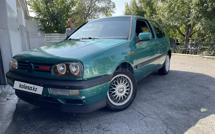 Volkswagen Golf 1994 года за 1 499 000 тг. в Алматы