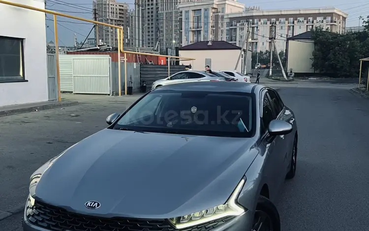 Kia K5 2021 года за 10 000 000 тг. в Астана