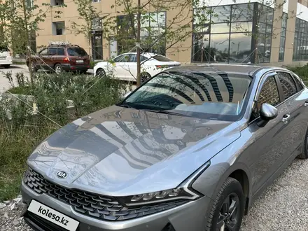 Kia K5 2021 года за 10 000 000 тг. в Астана – фото 4