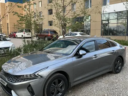 Kia K5 2021 года за 10 000 000 тг. в Астана – фото 3