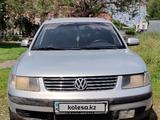 Volkswagen Passat 1998 года за 1 961 224 тг. в Атырау – фото 2