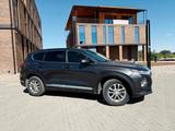 Hyundai Santa Fe 2019 года за 9 700 000 тг. в Актобе – фото 3