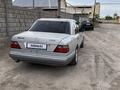 Mercedes-Benz E 220 1994 года за 2 000 000 тг. в Шу – фото 3