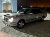 Mercedes-Benz E 280 1997 годаүшін3 300 000 тг. в Актобе – фото 2