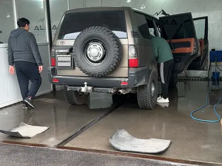 Toyota Land Cruiser Prado 2001 года за 9 500 000 тг. в Алматы – фото 11