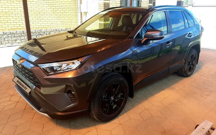 Toyota RAV4 2019 года за 12 000 000 тг. в Актобе