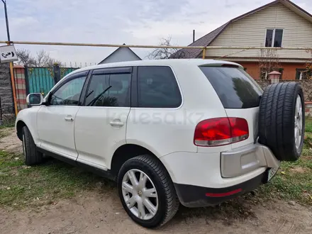 Volkswagen Touareg 2005 года за 4 500 000 тг. в Алматы – фото 11