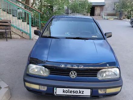 Volkswagen Golf 1997 года за 1 800 000 тг. в Караганда – фото 2