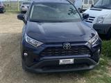 Toyota RAV4 2021 года за 14 500 000 тг. в Атырау – фото 2