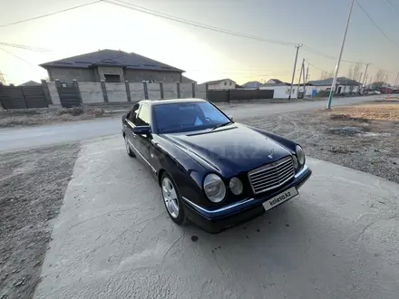 Mercedes-Benz E 280 1996 года за 3 300 000 тг. в Кызылорда – фото 2