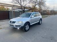 Volkswagen Touareg 2006 года за 2 700 000 тг. в Алматы