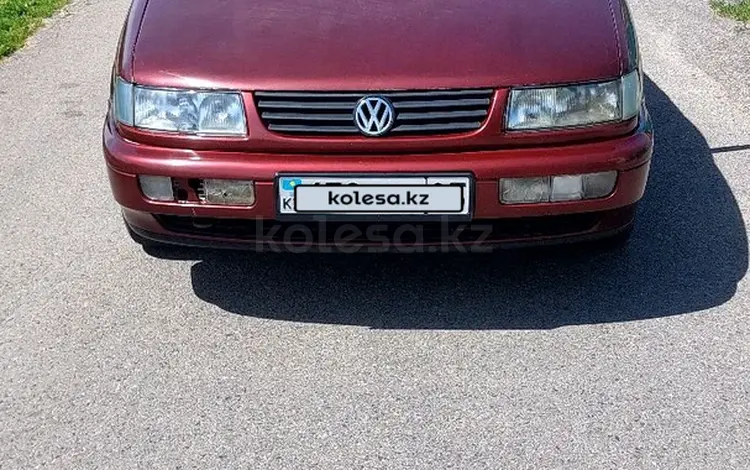 Volkswagen Passat 1994 годаүшін1 200 000 тг. в Алматы