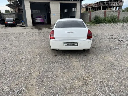 Chrysler 300C 2006 года за 4 500 000 тг. в Алматы – фото 6