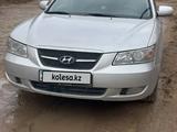 Hyundai Sonata 2006 годаfor2 800 000 тг. в Семей – фото 4