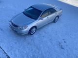 Toyota Camry 2003 годаүшін4 100 000 тг. в Актобе – фото 4