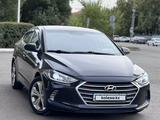 Hyundai Elantra 2018 года за 6 950 000 тг. в Астана