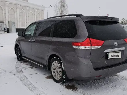 Toyota Sienna 2014 года за 14 500 000 тг. в Астана – фото 8