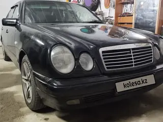 Mercedes-Benz E 320