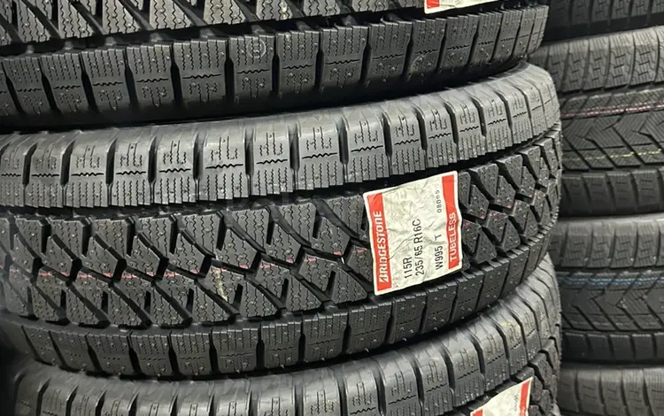 235-65r16C Bridgestone W995 за 85 000 тг. в Алматы