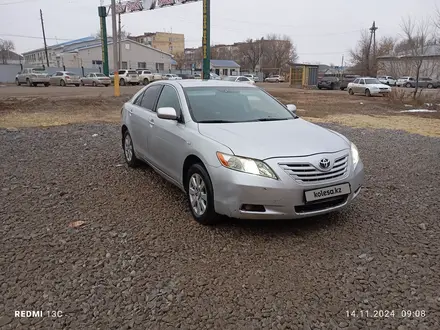 Toyota Camry 2007 года за 3 600 000 тг. в Актобе – фото 2