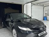 Toyota Camry 2019 года за 14 200 000 тг. в Атырау