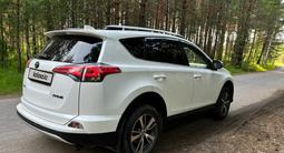 Toyota RAV4 2019 года за 11 200 000 тг. в Риддер – фото 4