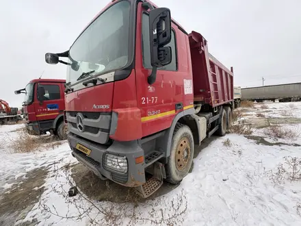 Mercedes-Benz  Actros 2015 года за 18 000 000 тг. в Атырау – фото 2