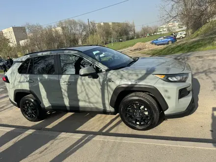 Toyota RAV4 2021 года за 12 950 000 тг. в Алматы – фото 11