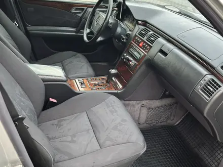 Mercedes-Benz E 280 1998 года за 4 000 000 тг. в Алматы – фото 12
